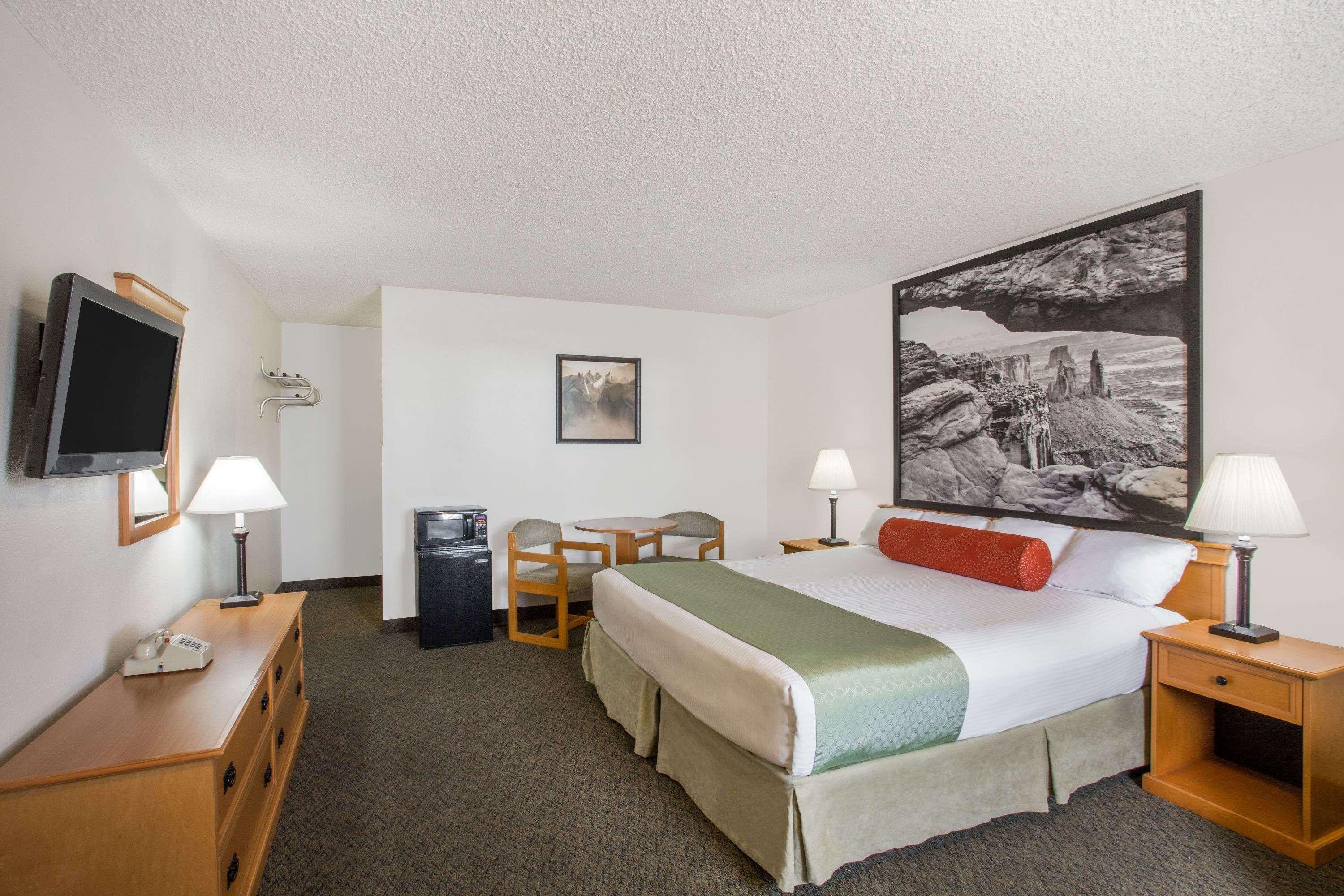 Super 8 By Wyndham Salina/Scenic Hills Area Ξενοδοχείο Εξωτερικό φωτογραφία