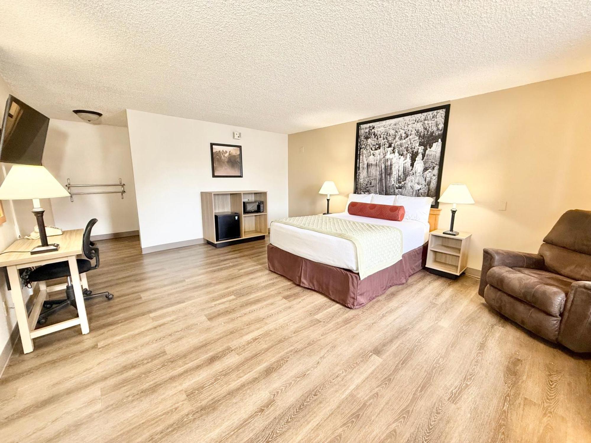 Super 8 By Wyndham Salina/Scenic Hills Area Ξενοδοχείο Εξωτερικό φωτογραφία