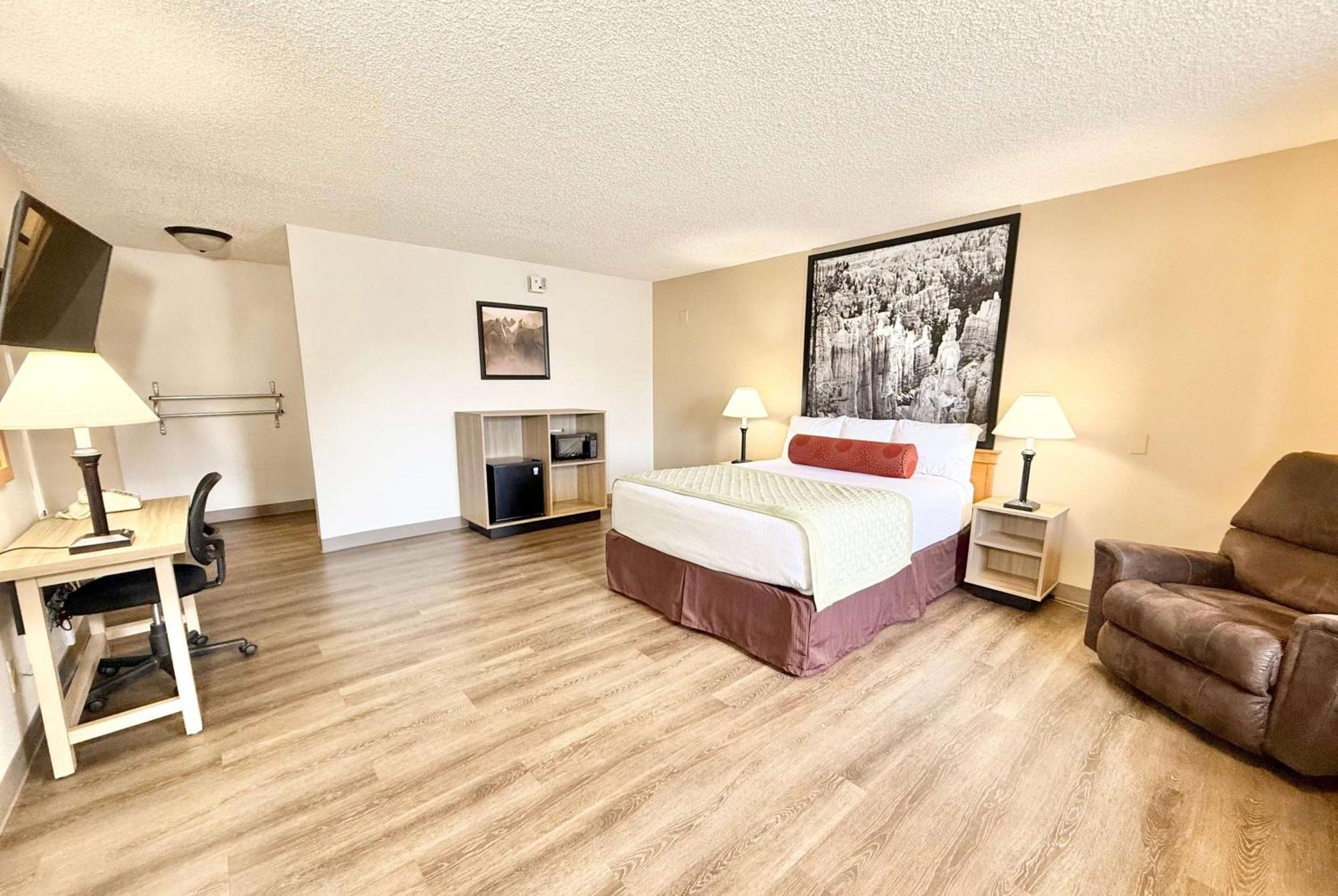 Super 8 By Wyndham Salina/Scenic Hills Area Ξενοδοχείο Εξωτερικό φωτογραφία