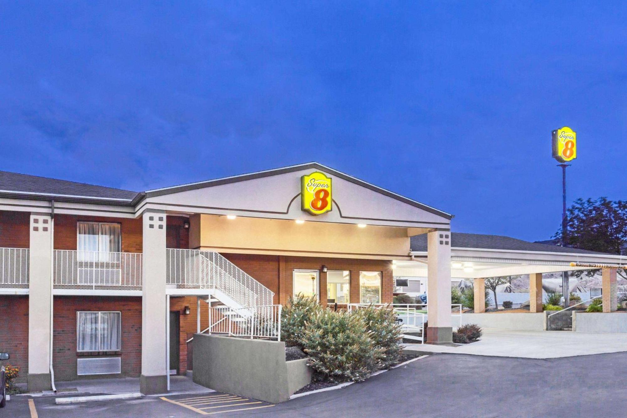 Super 8 By Wyndham Salina/Scenic Hills Area Ξενοδοχείο Εξωτερικό φωτογραφία